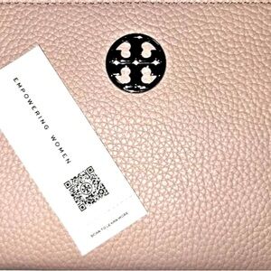 Tory Burch Chelsea Wristlet